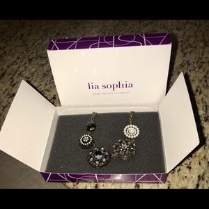 Lia Sophia Curio Necklace New In Box! Gorgeous!